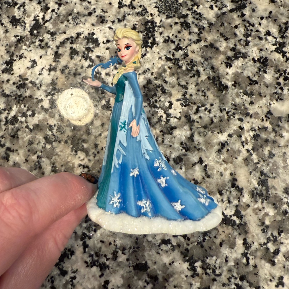 Disney Frozen Department 56 Elsa figure